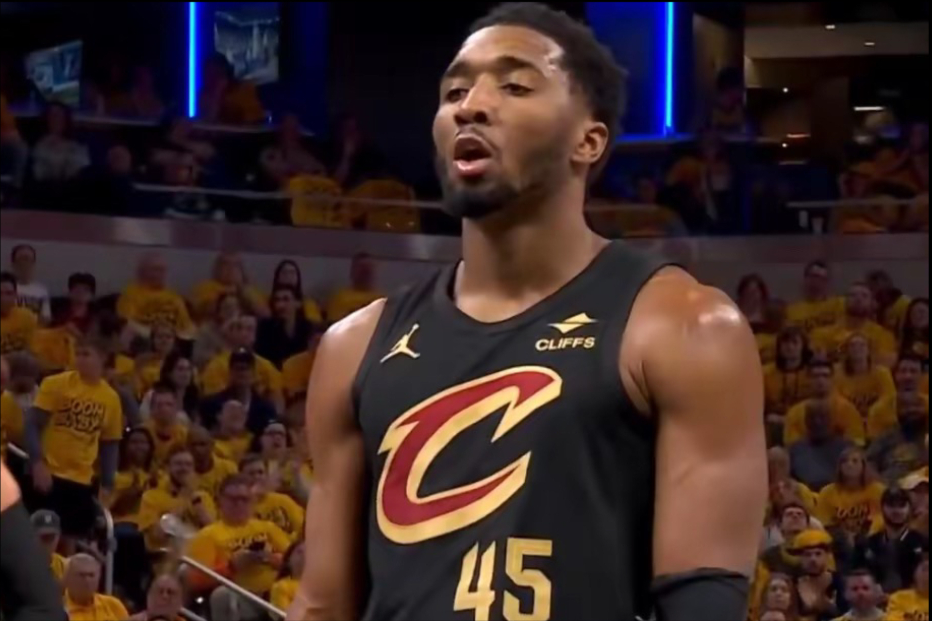 英雄联盟-包含转折点克里夫兰骑士回应争议，NBA常规赛冲刺阶段攻防权衡，媒体盛赞，赛季目标并未改变的词条