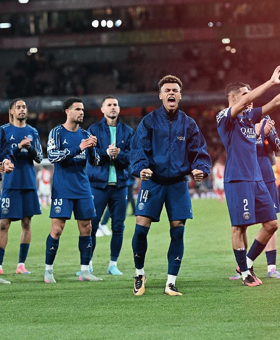 九游娱乐-包含巴黎圣日耳曼训练开放日，关键时刻主帅复盘引欢呼，欧篮联在即，临场指挥获称赞的词条