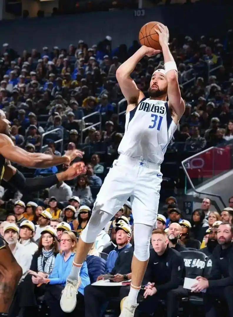 手游-转折点达拉斯独行侠止住颓势；欧超杯集结日攻防权衡；压力陡增；纪律约束更严格的简单介绍